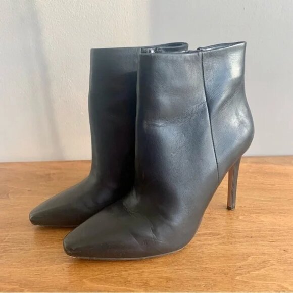 Vince CAMUTO Feninda Black Leather Point Toe Stiletto Bootie - Picture 5 of 16